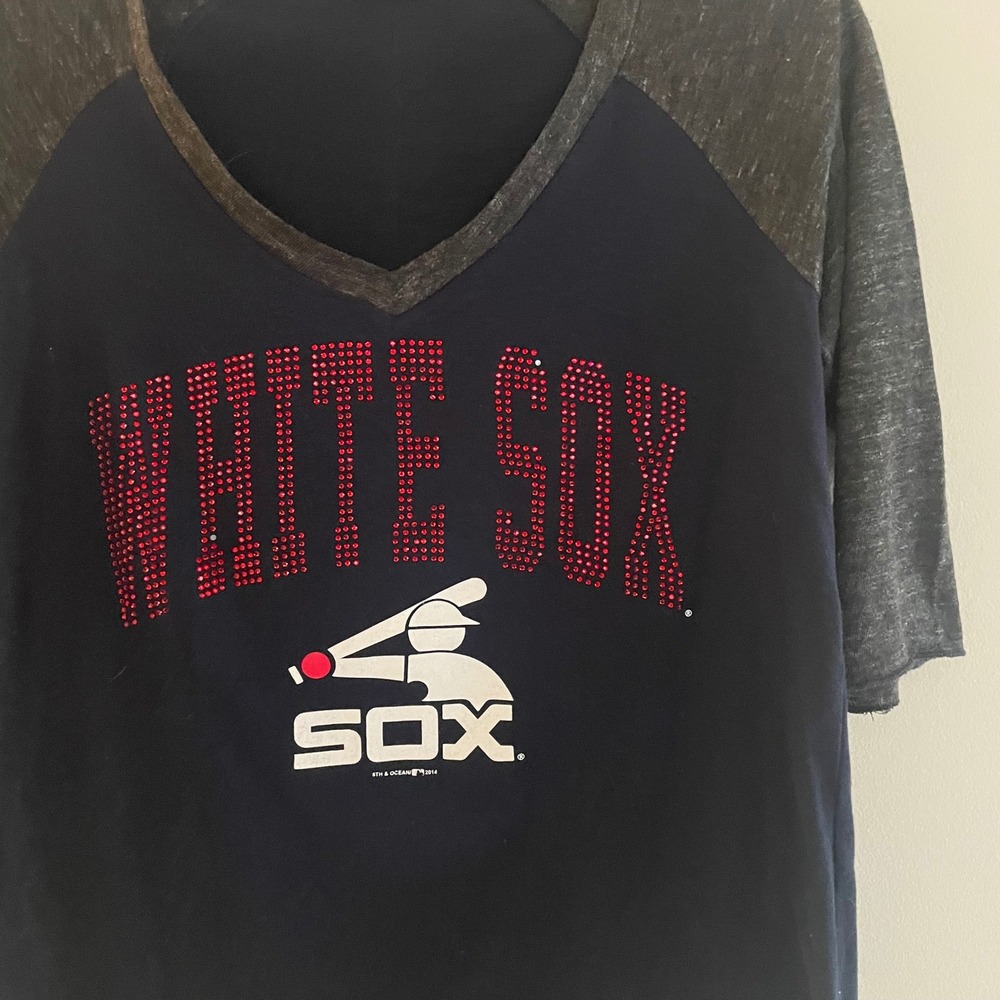 5th & Ocean Chicago White Sox Raglan Shirt Womens Small Navy Grey Rhinestone MLB - Picture 4 of 15